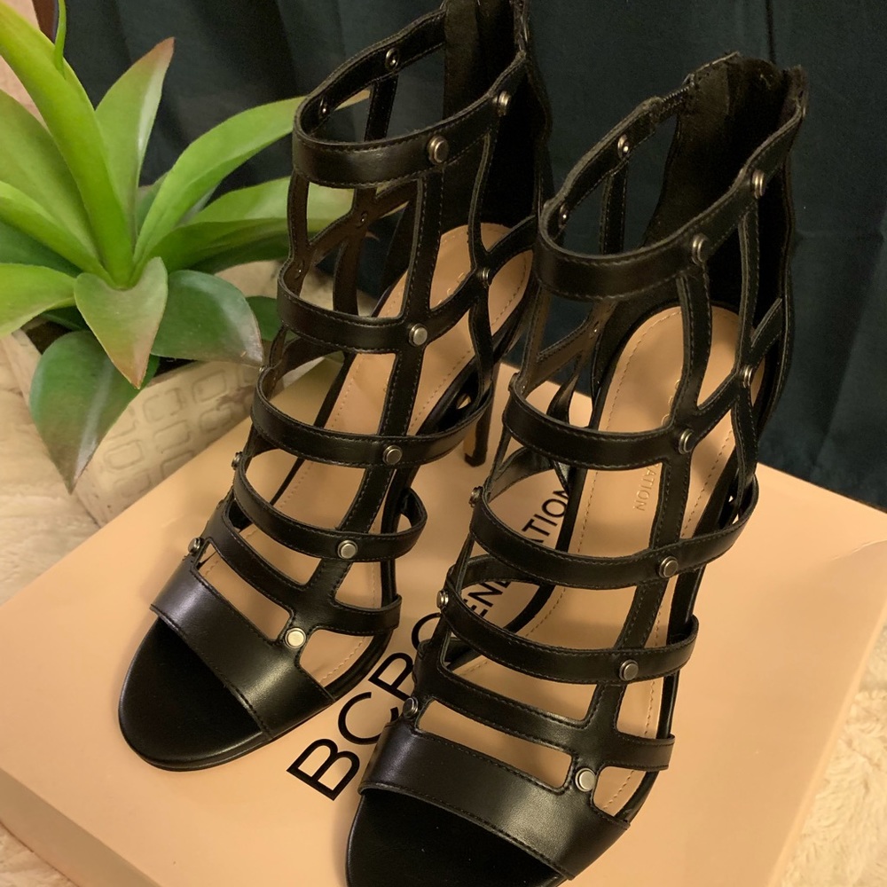 💥Jenna Faux Leather Cage Sandal💥